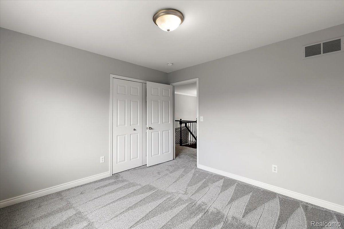 19371 Hudson River Drive