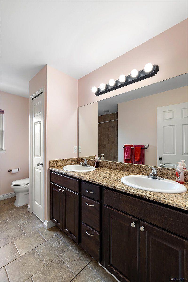 19371 Hudson River Drive