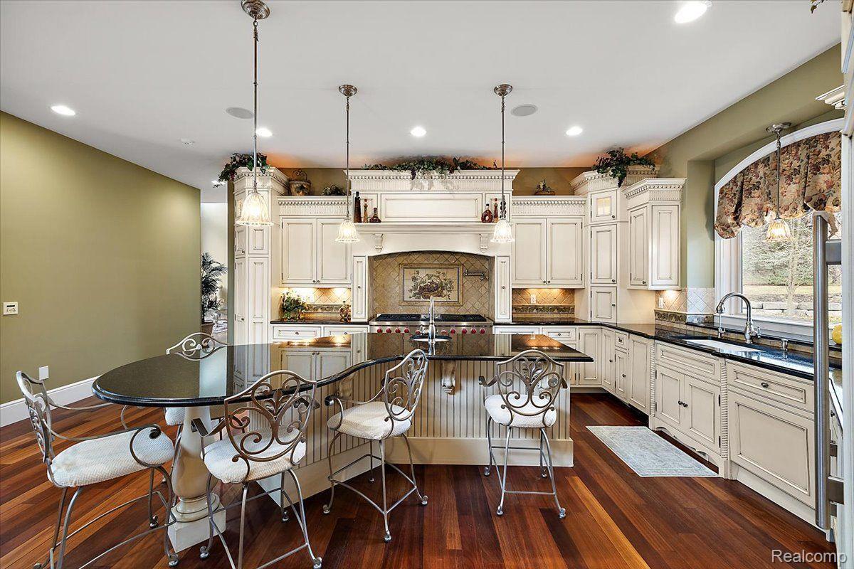 71227 CEDAR BEND Lane