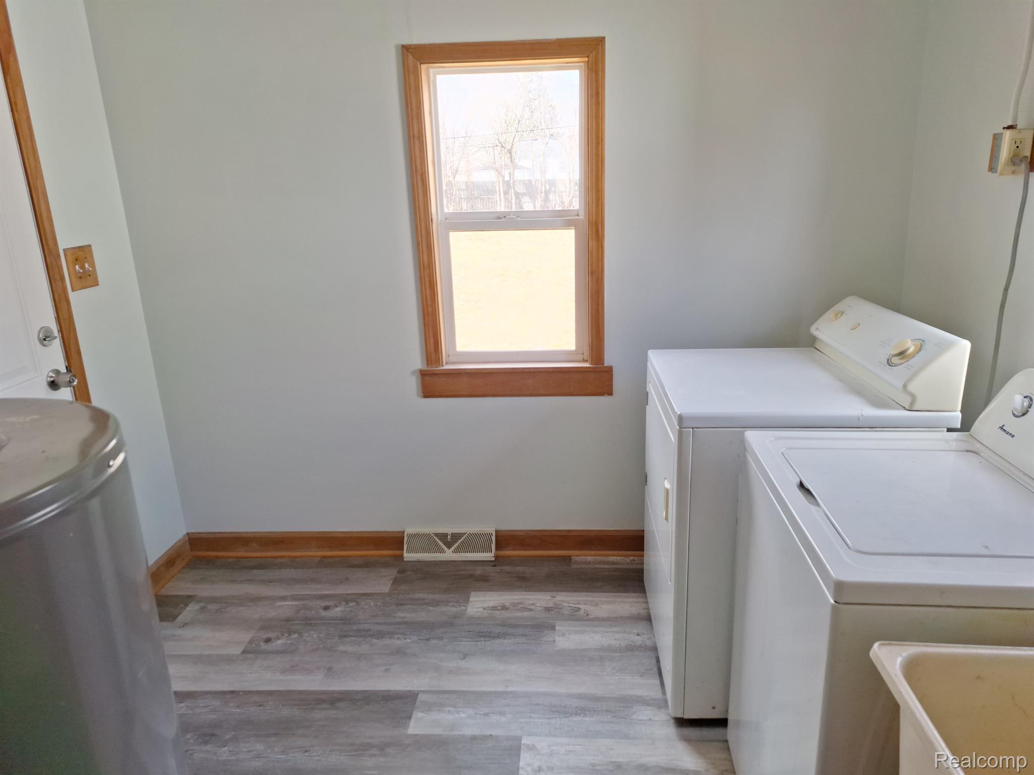 29211 HARDING Street