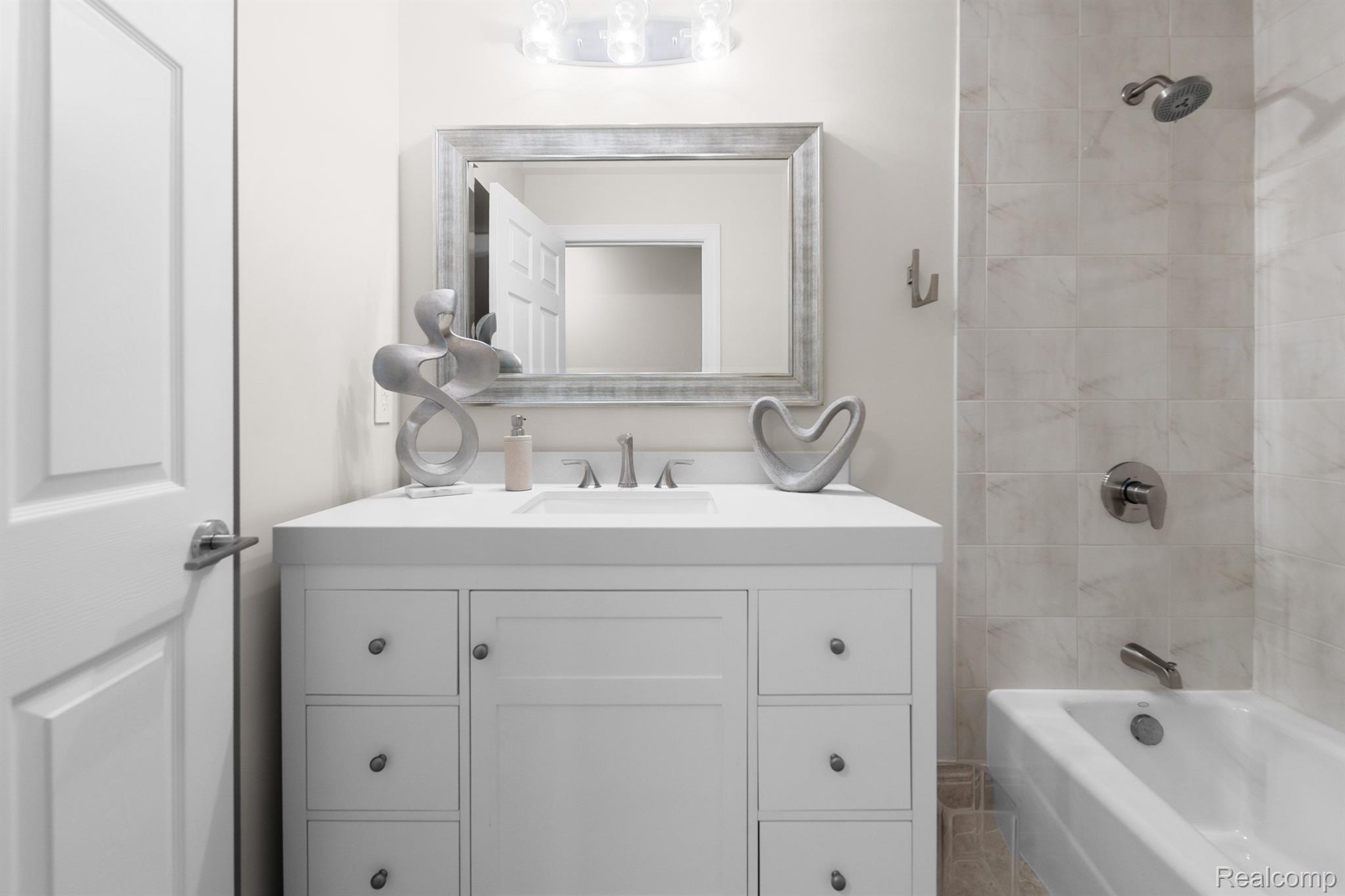 3498 Tremonte Circle N