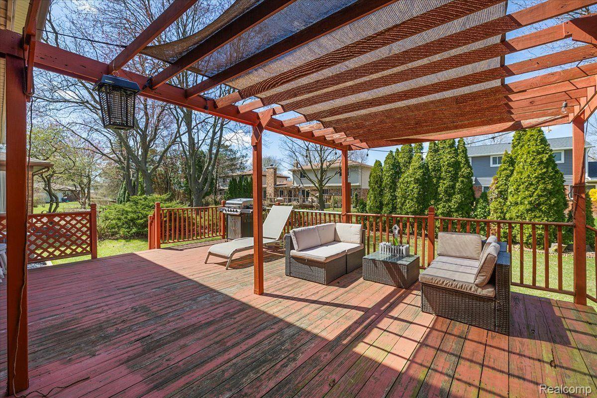 5277 Orchard Crest Drive