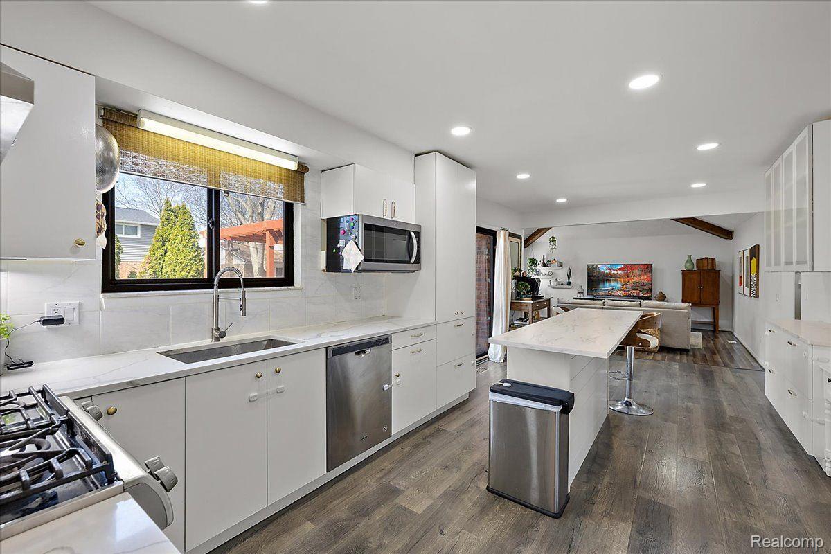 5277 Orchard Crest Drive