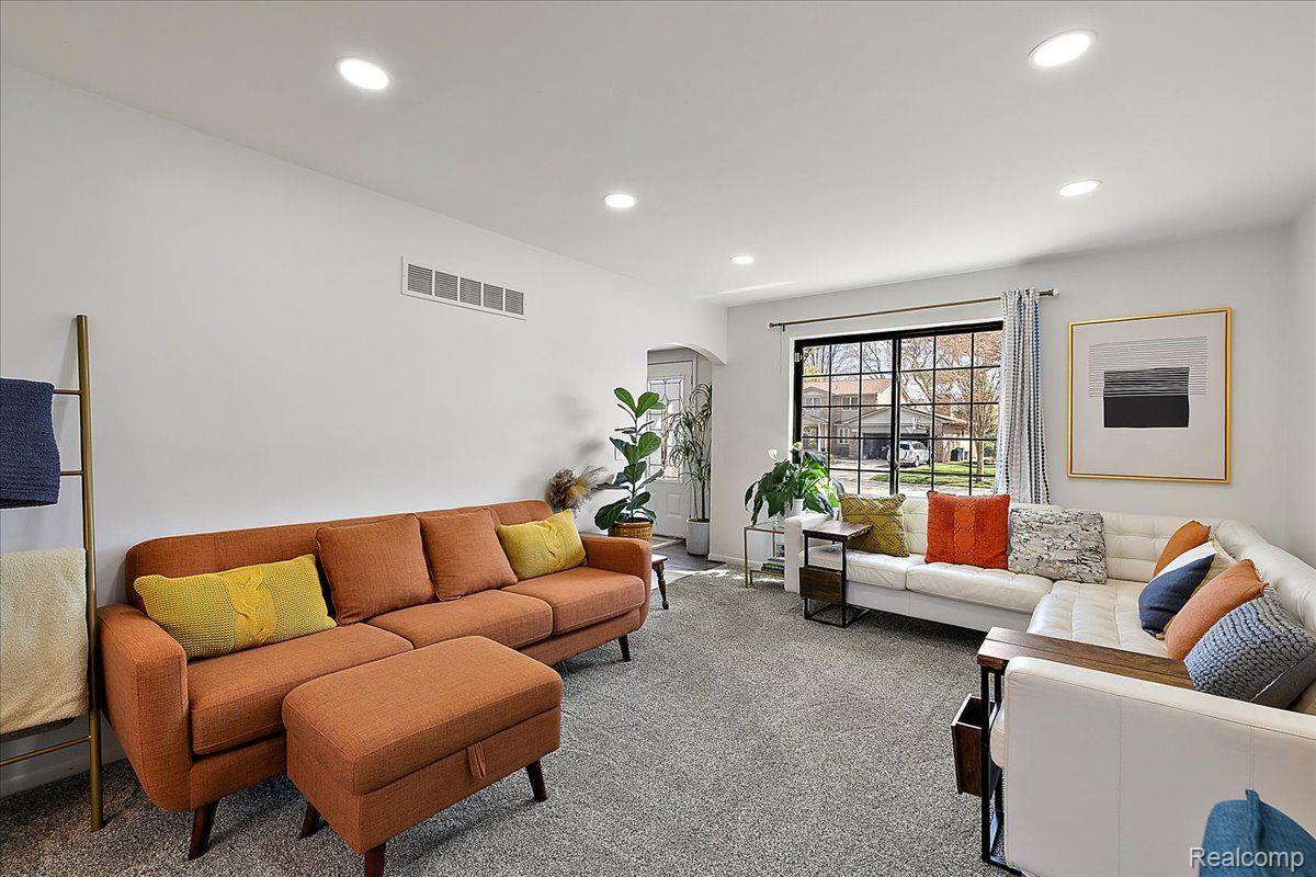 5277 Orchard Crest Drive