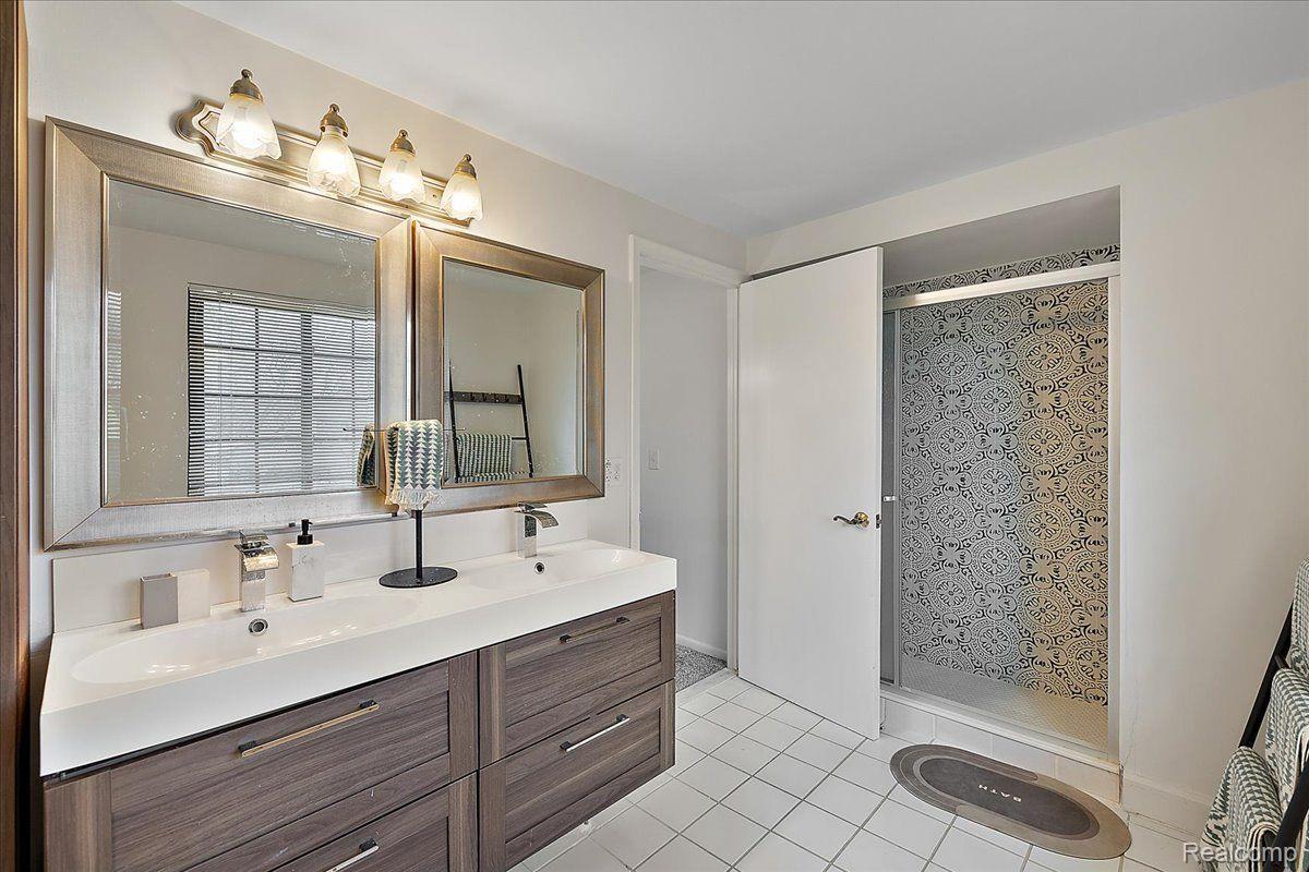 5277 Orchard Crest Drive