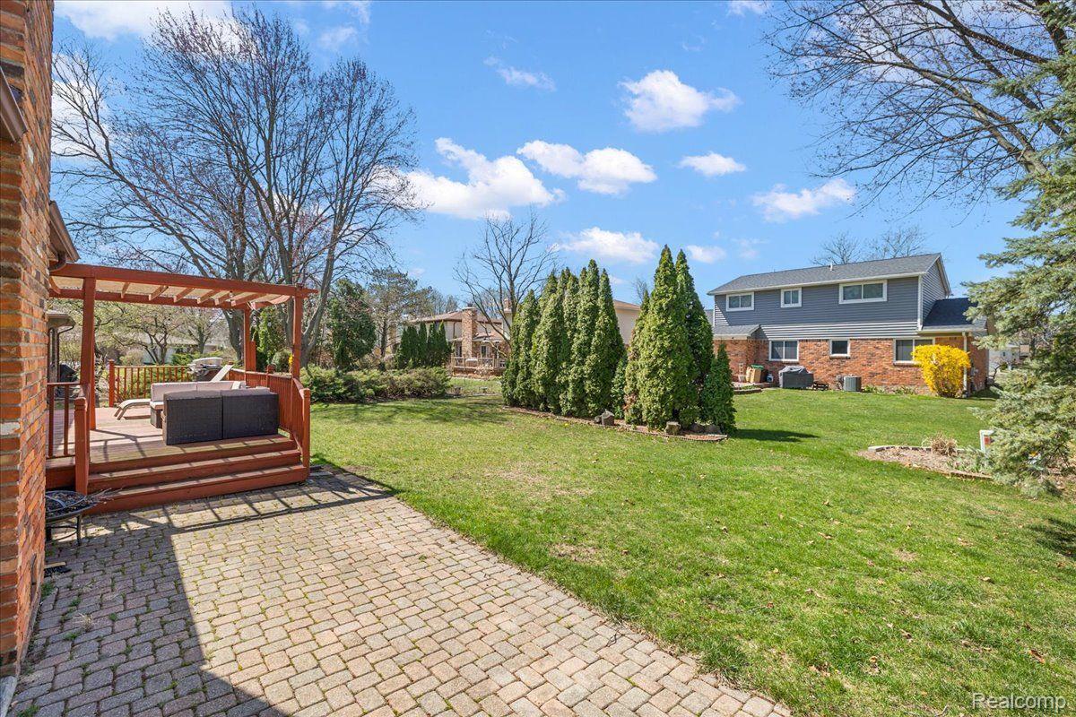 5277 Orchard Crest Drive