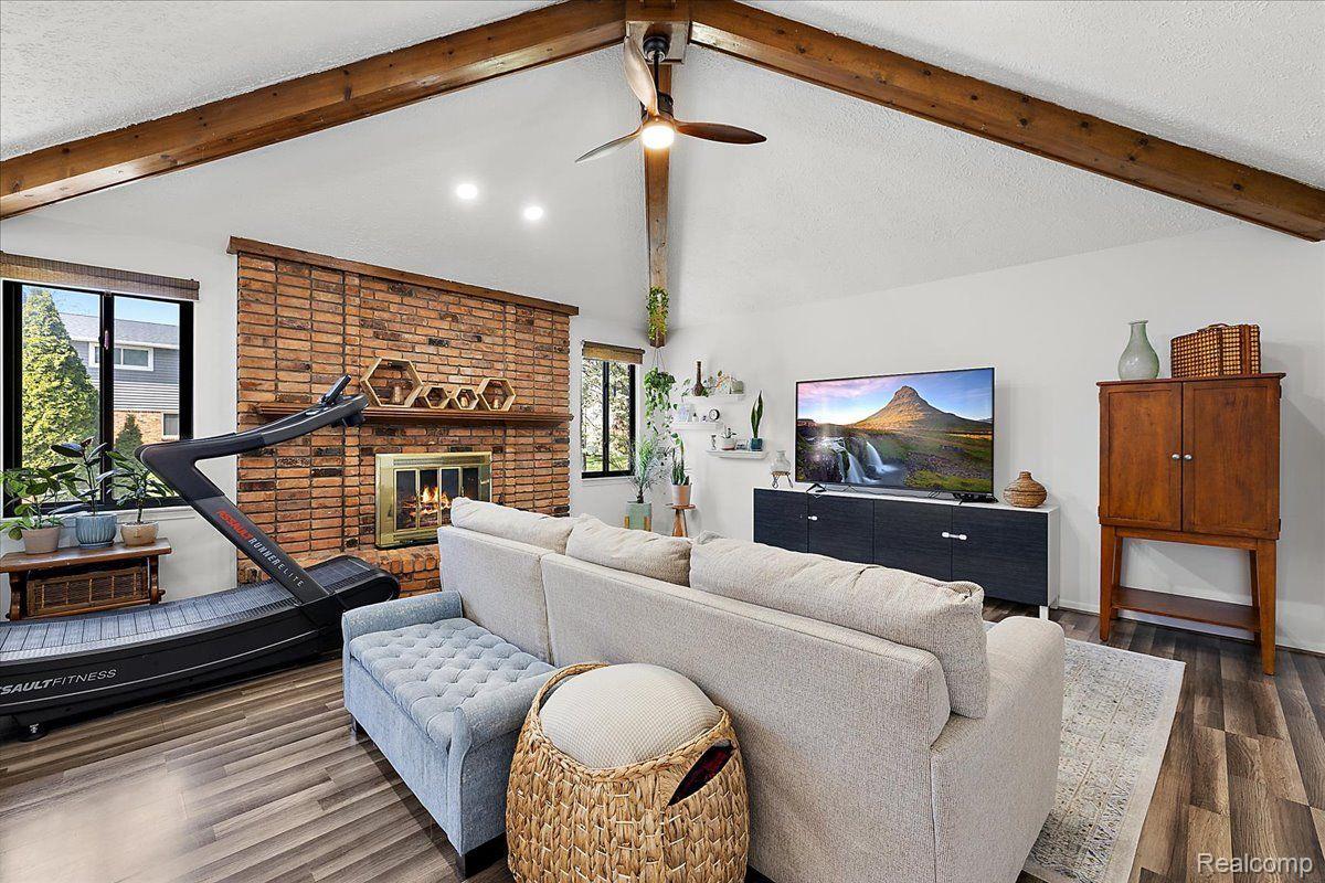 5277 Orchard Crest Drive