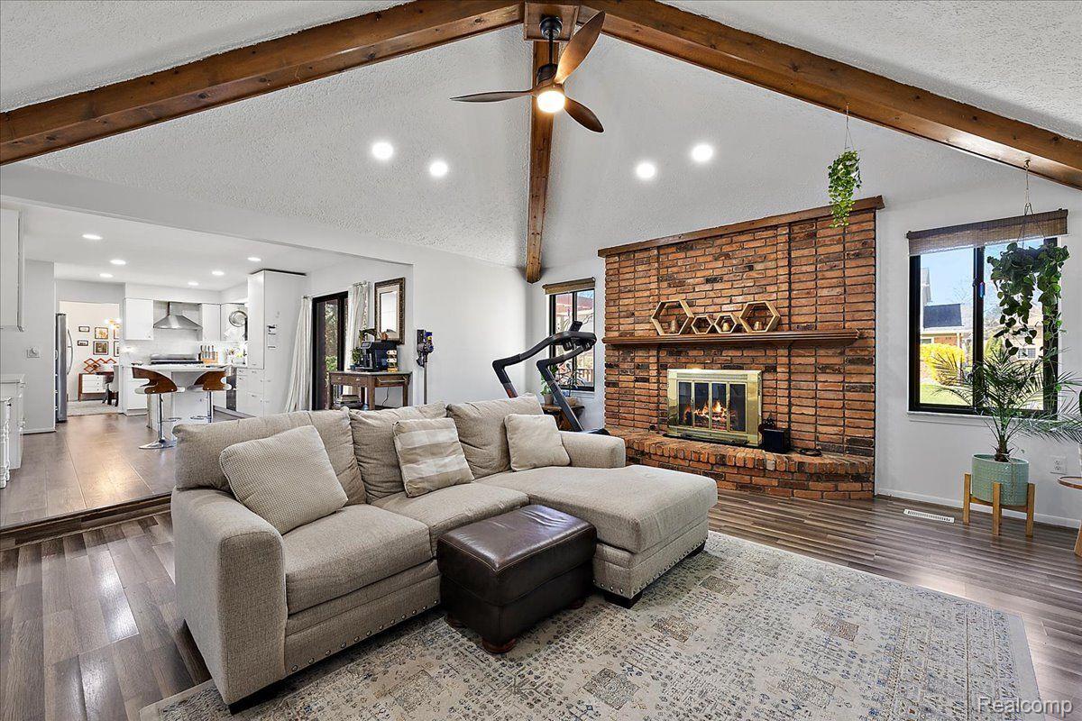 5277 Orchard Crest Drive