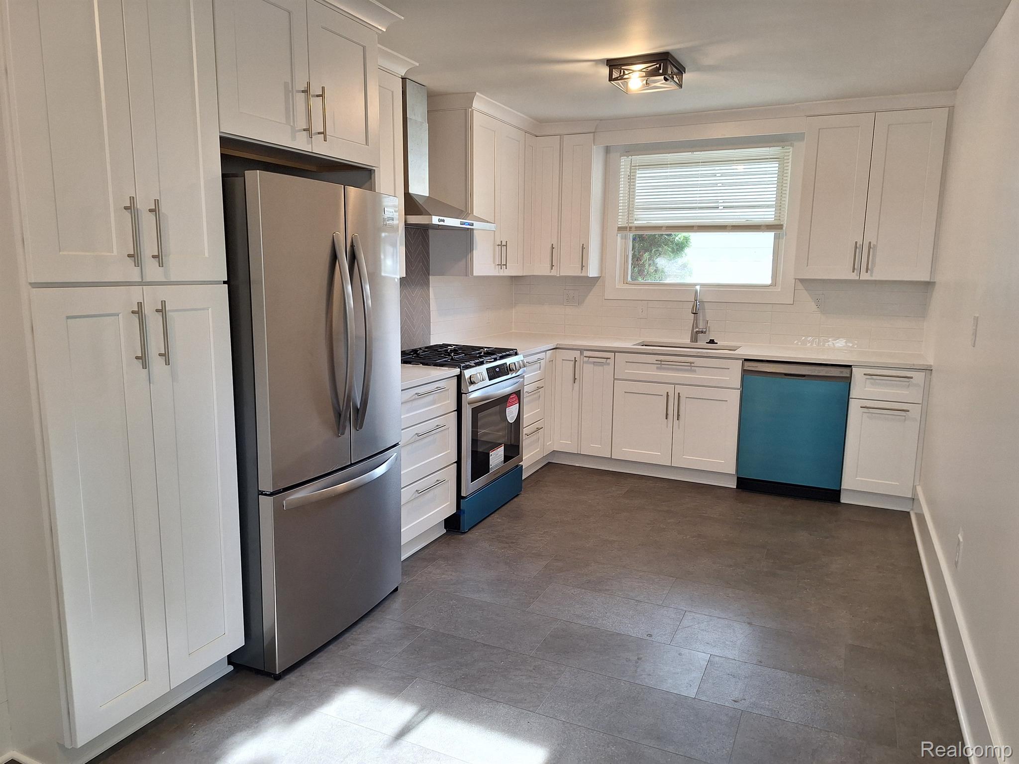 16147 CHESTERFIELD Avenue