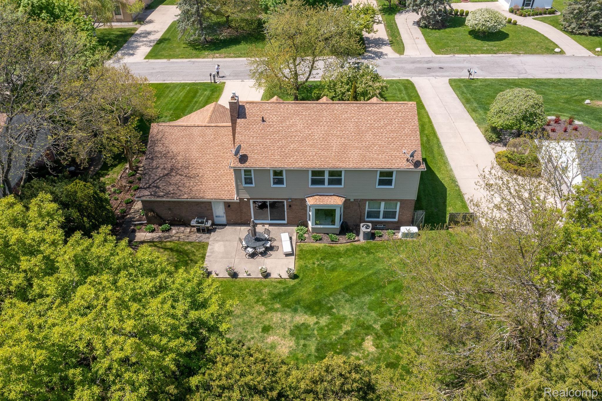 5389 Vincennes Drive