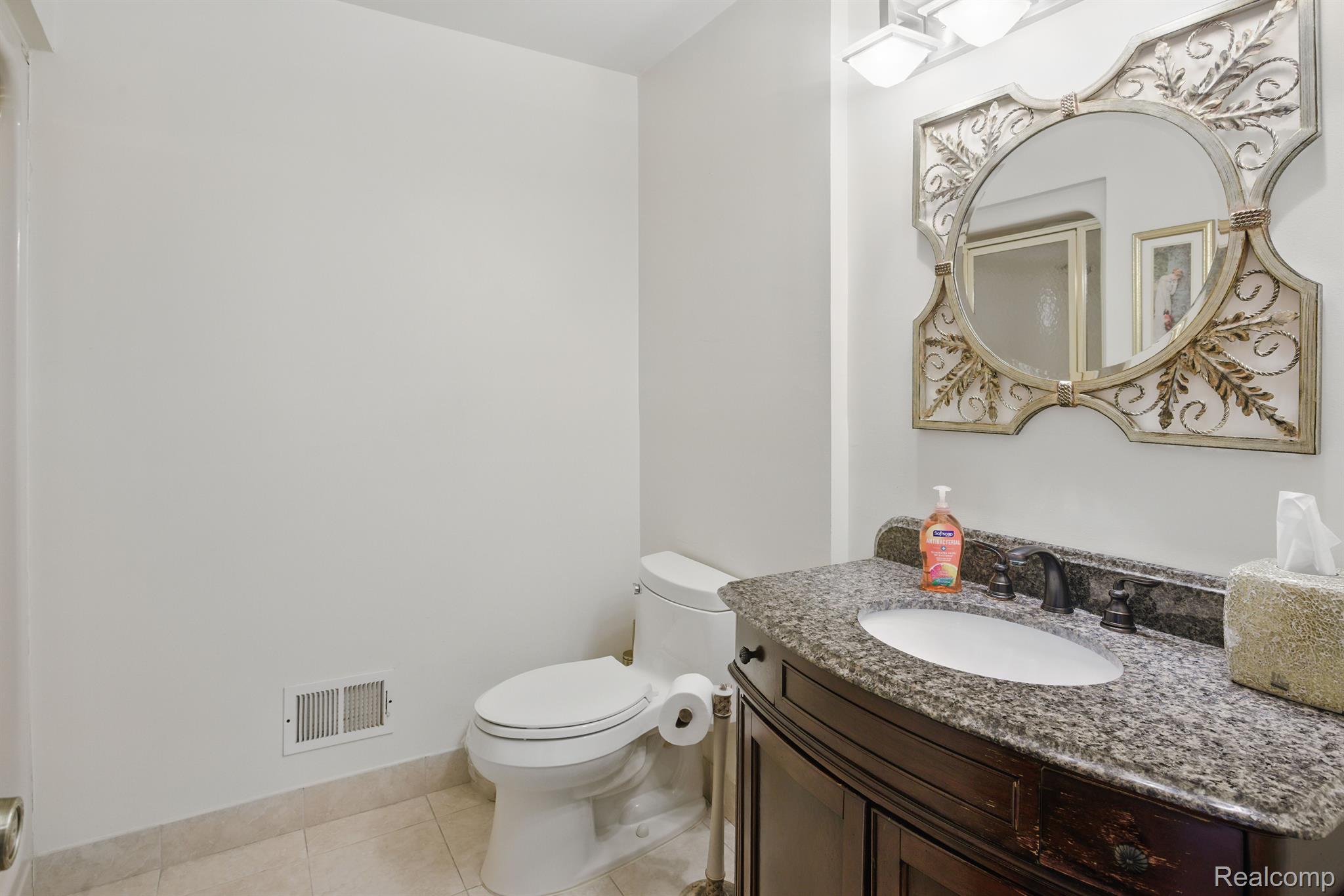 5389 Vincennes Drive