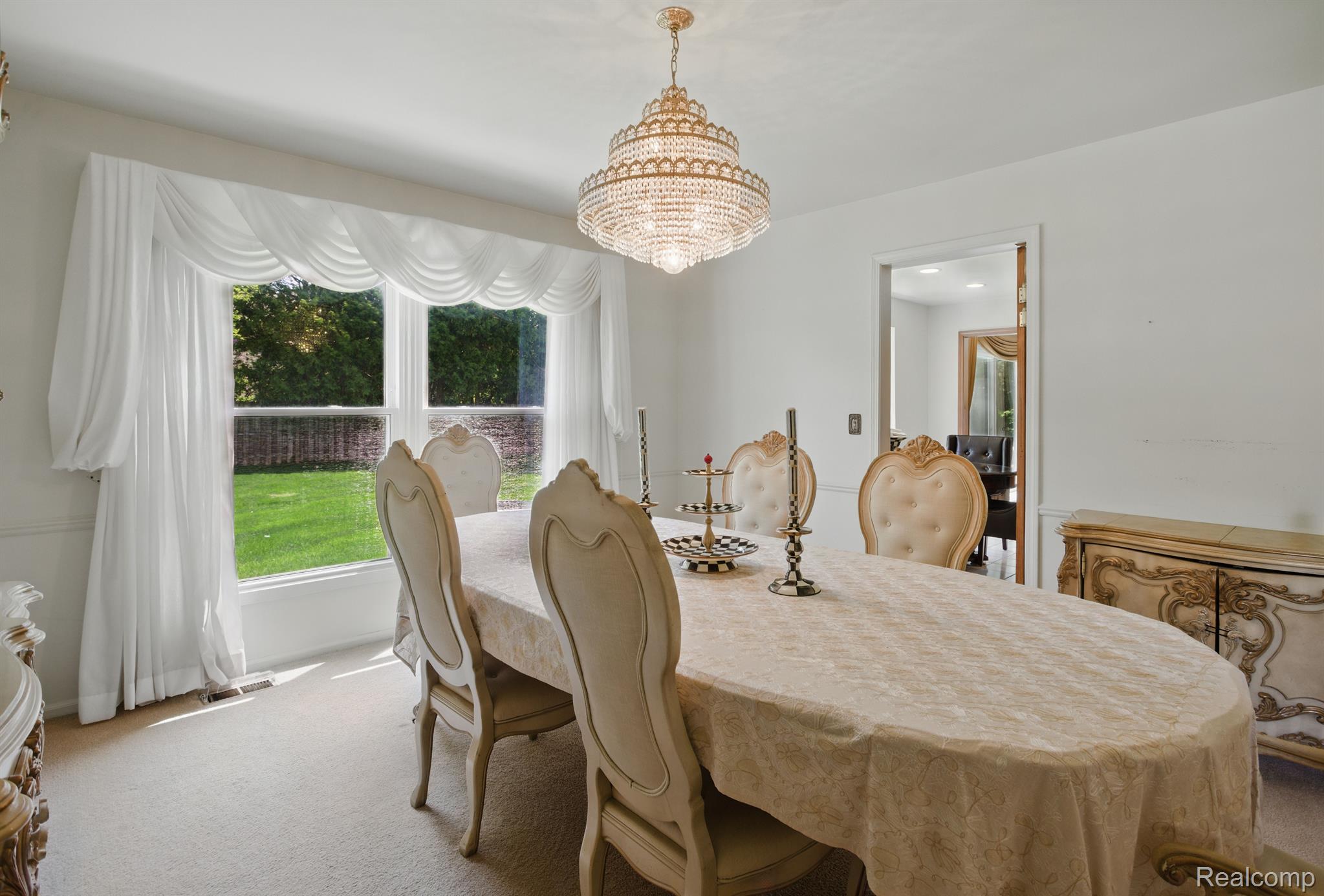 5389 Vincennes Drive