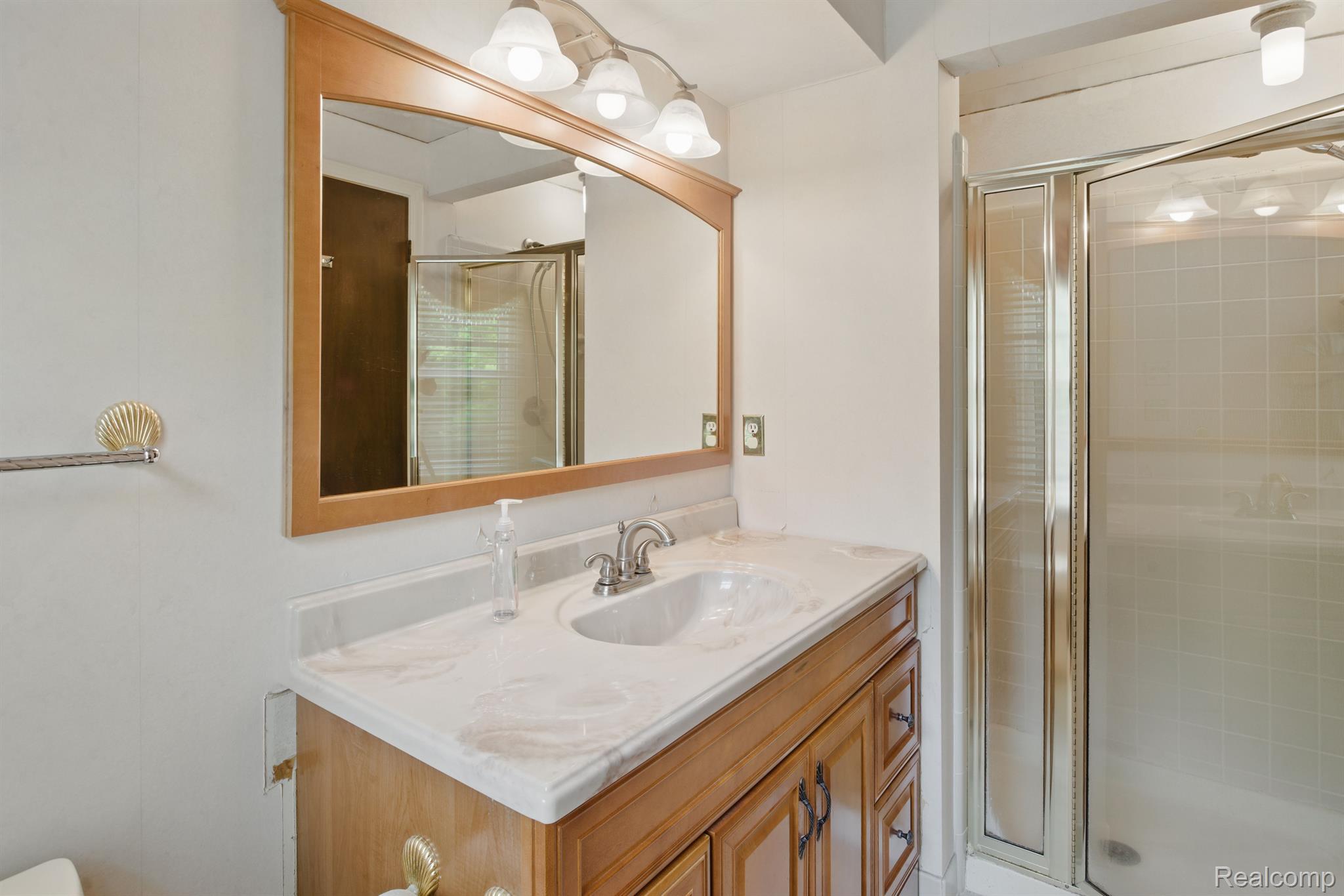 5389 Vincennes Drive