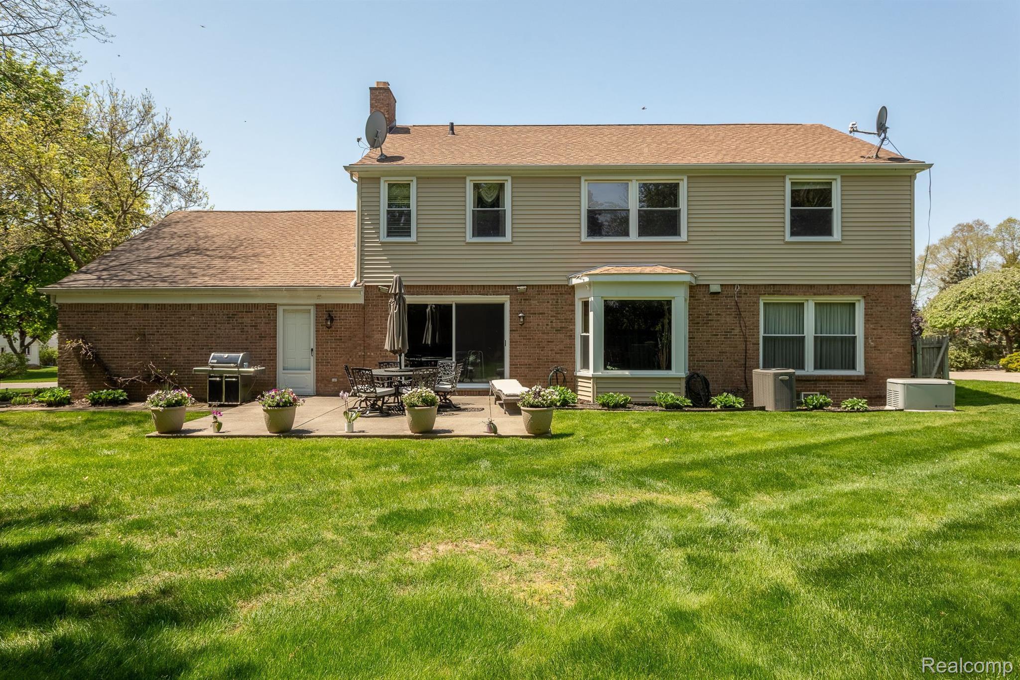 5389 Vincennes Drive