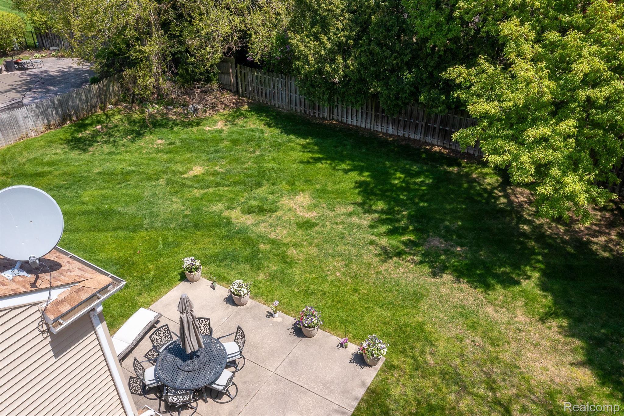 5389 Vincennes Drive