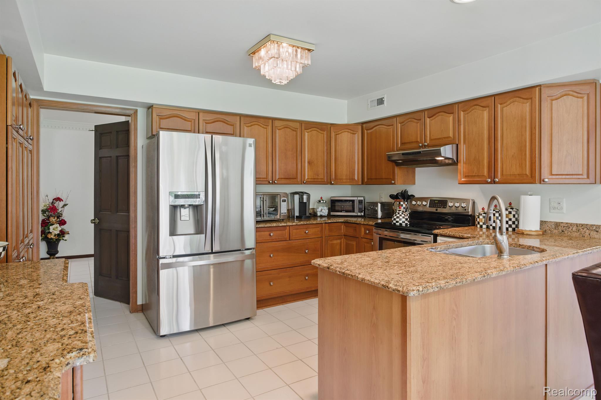 5389 Vincennes Drive