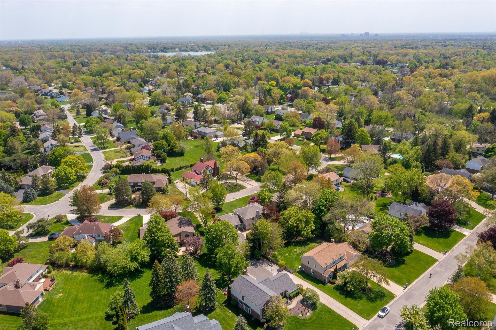 5389 Vincennes Drive