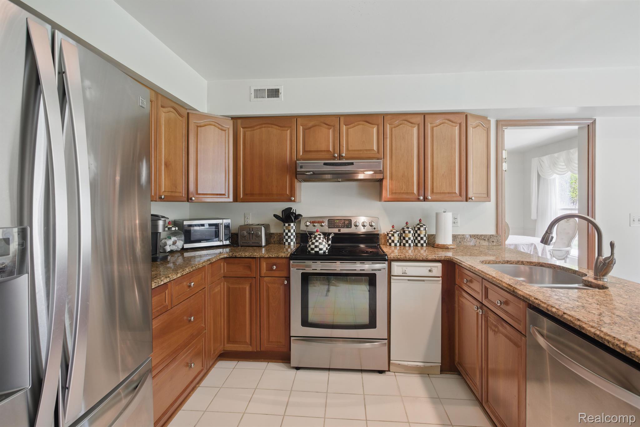 5389 Vincennes Drive