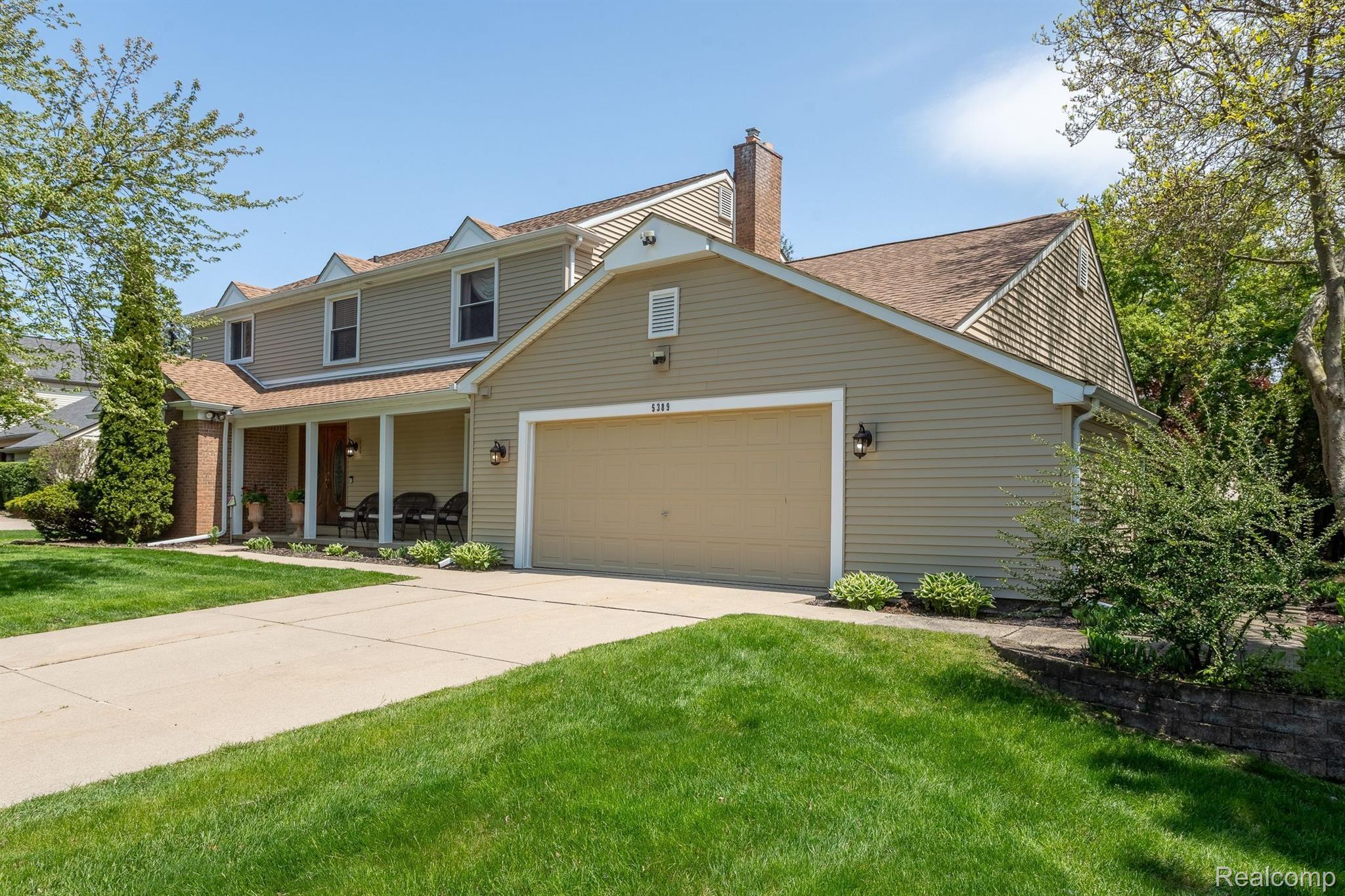 5389 Vincennes Drive