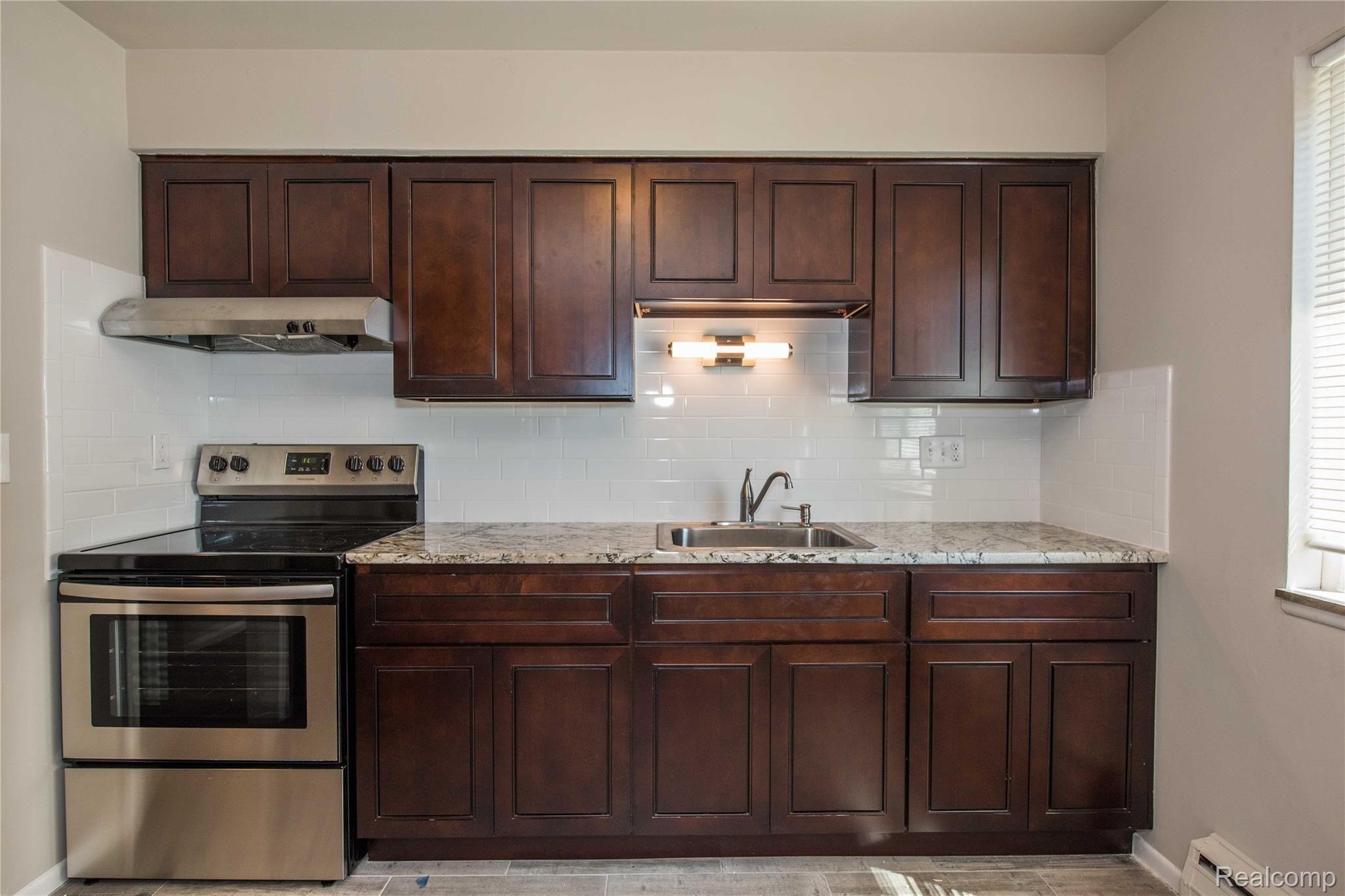 25885 Jefferson Avenue 2