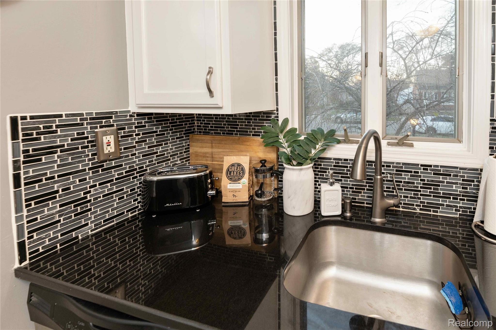 4414 Groveland Avenue