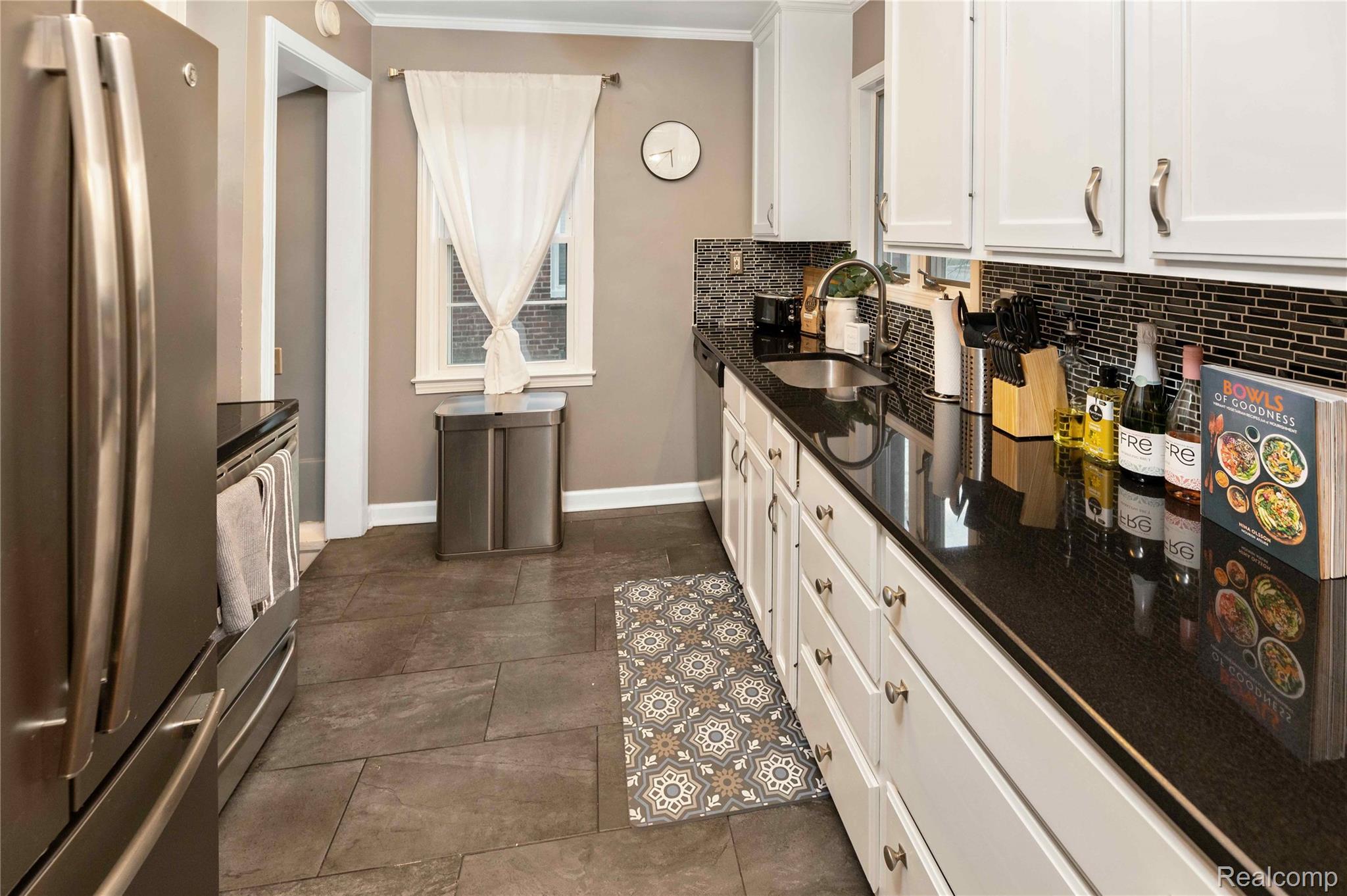 4414 Groveland Avenue