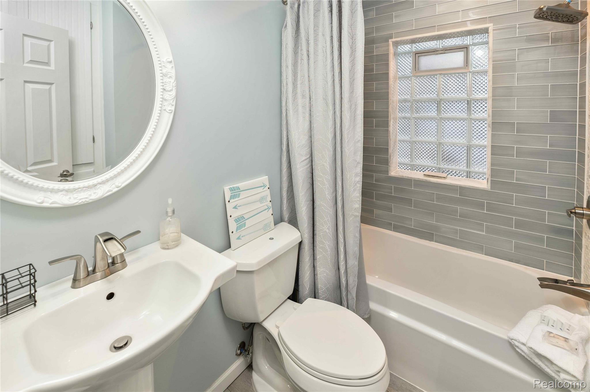 4414 Groveland Avenue