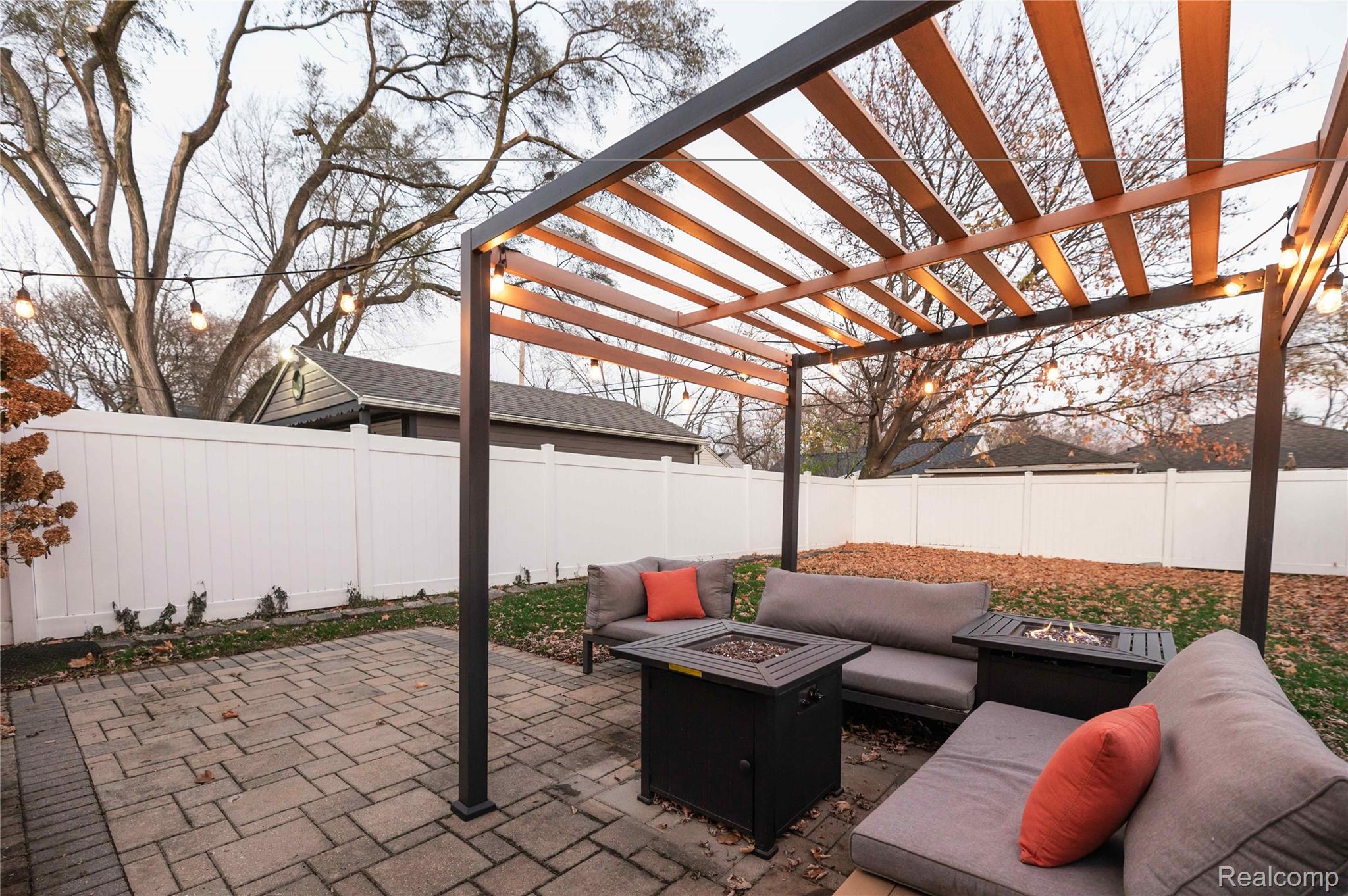 4414 Groveland Avenue