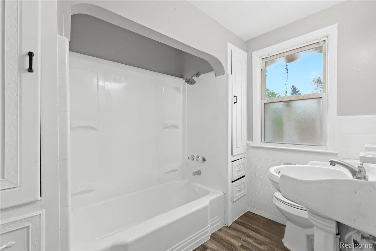 11000 Whitehill Street