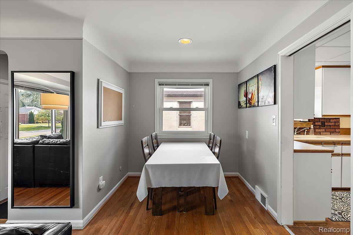 436 W Sunnybrook Drive