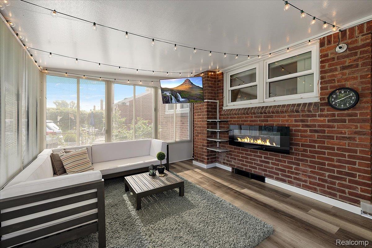 436 W Sunnybrook Drive