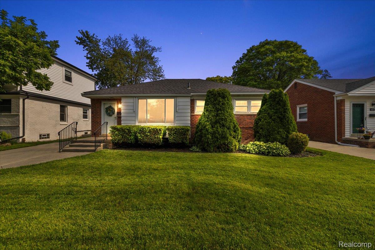 436 W Sunnybrook Drive