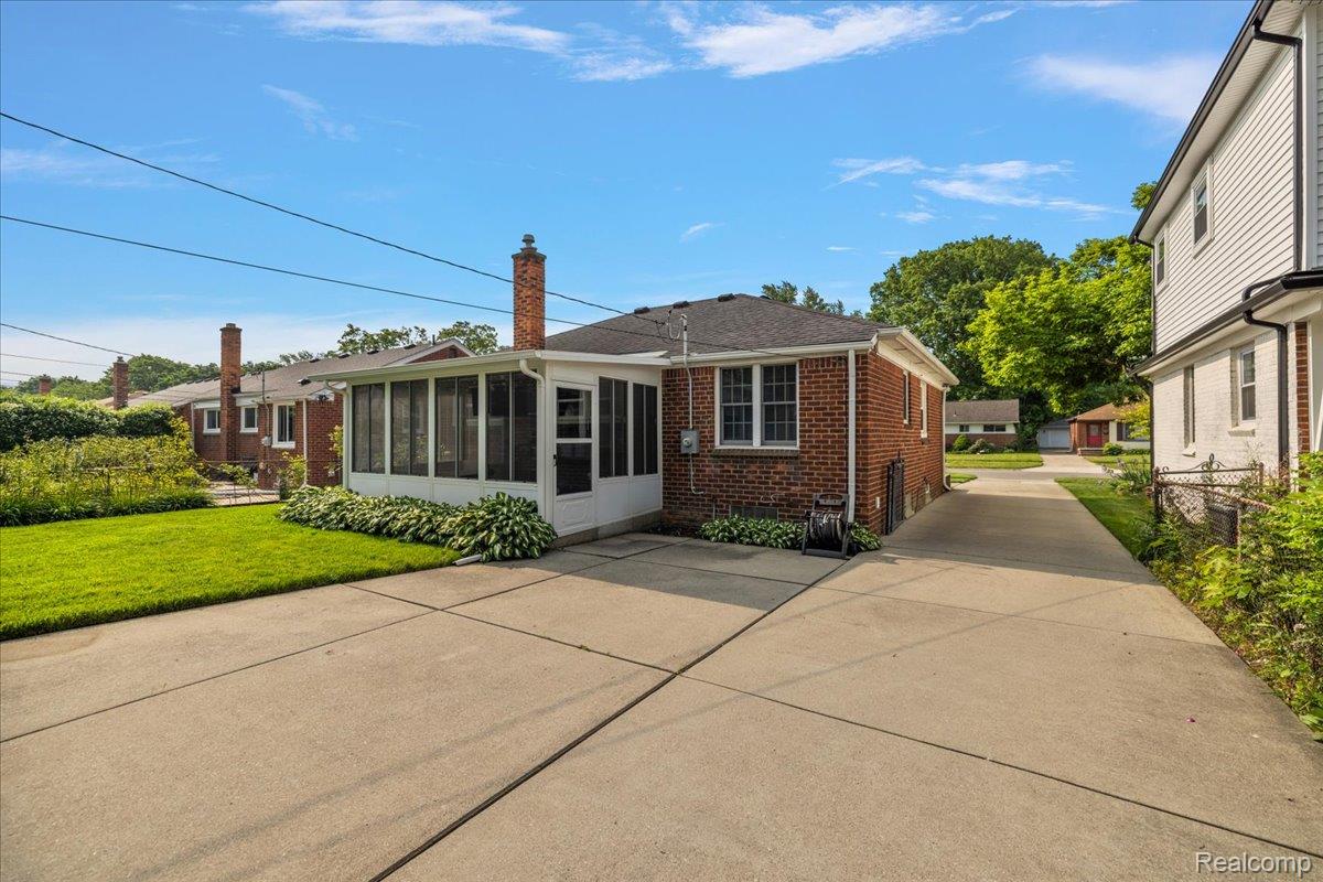 436 W Sunnybrook Drive