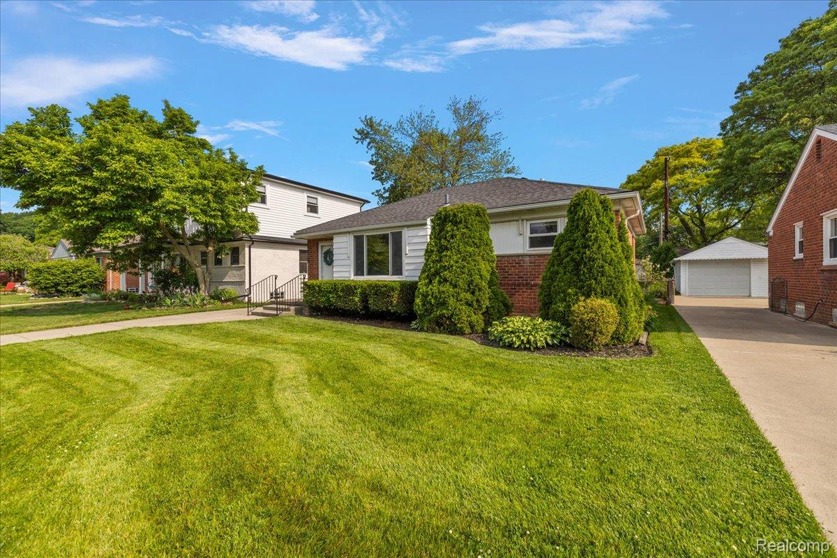 436 W Sunnybrook Drive