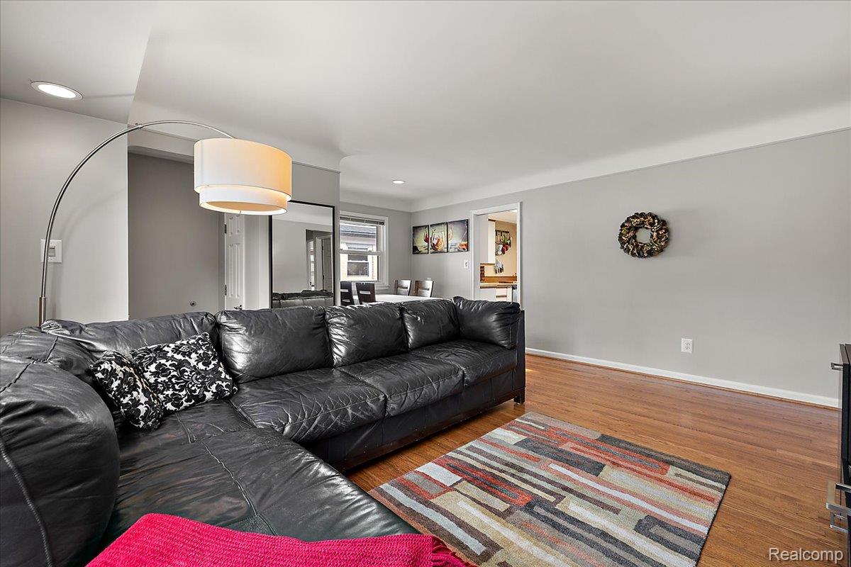 436 W Sunnybrook Drive