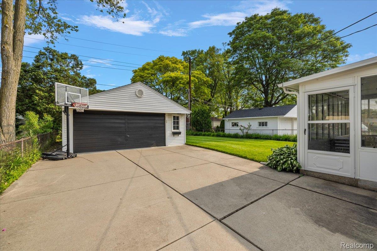 436 W Sunnybrook Drive