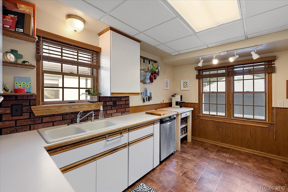 436 W Sunnybrook Drive