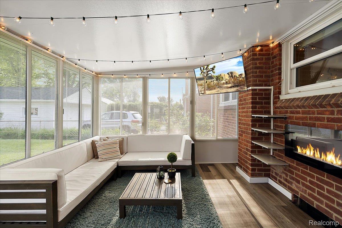 436 W Sunnybrook Drive