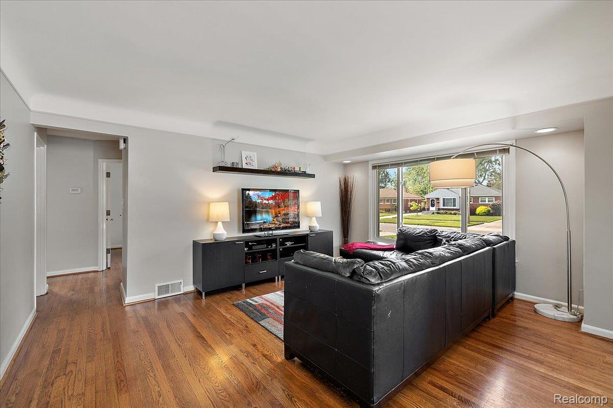 436 W Sunnybrook Drive