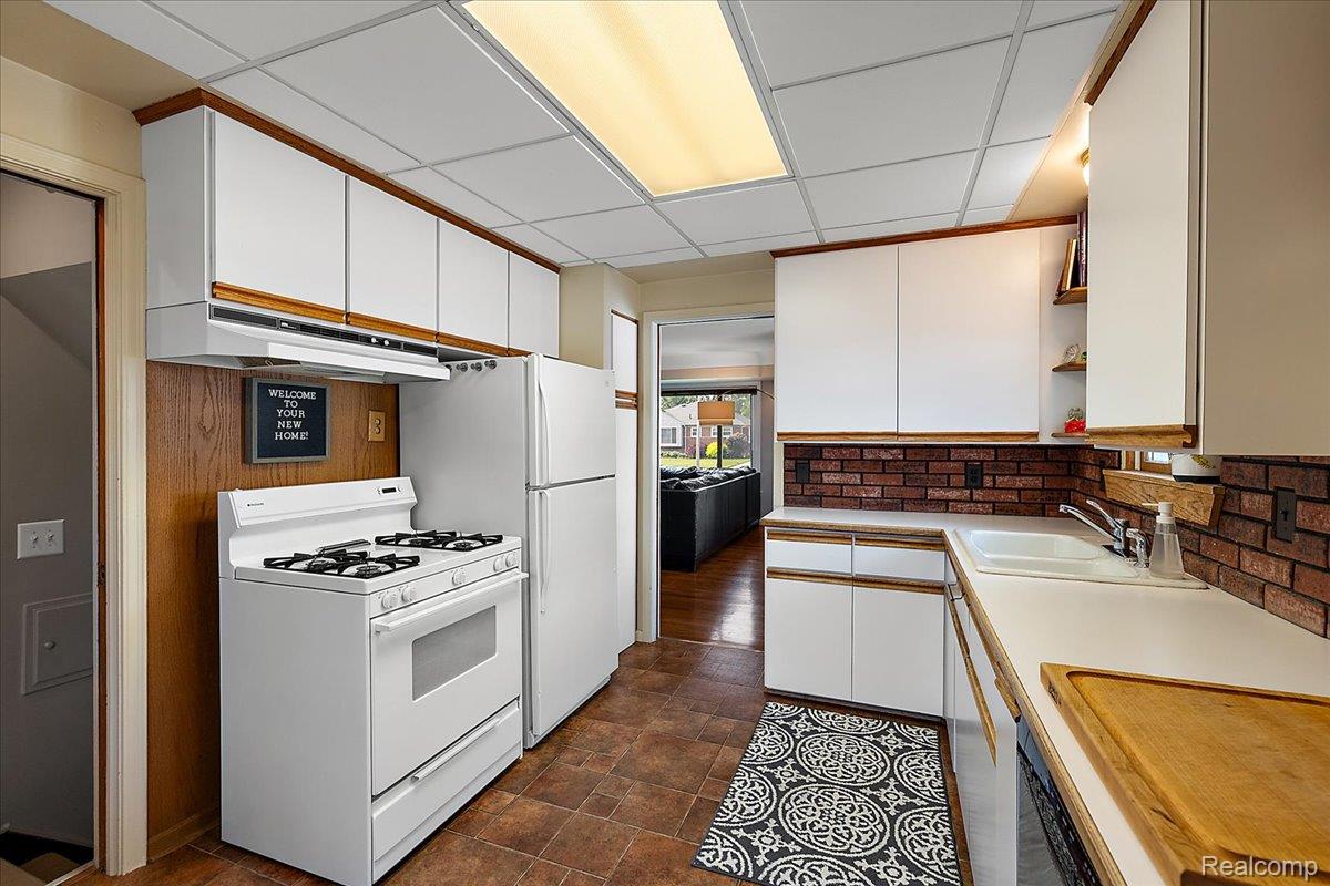 436 W Sunnybrook Drive