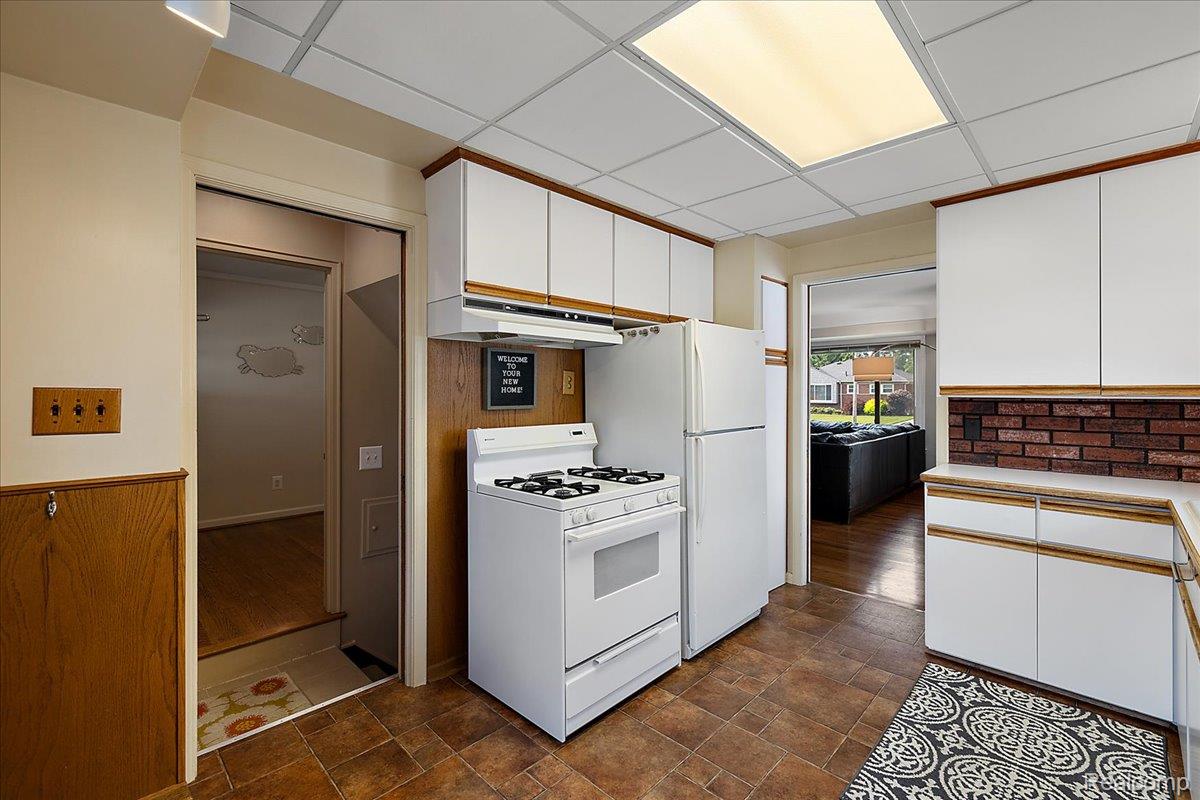 436 W Sunnybrook Drive