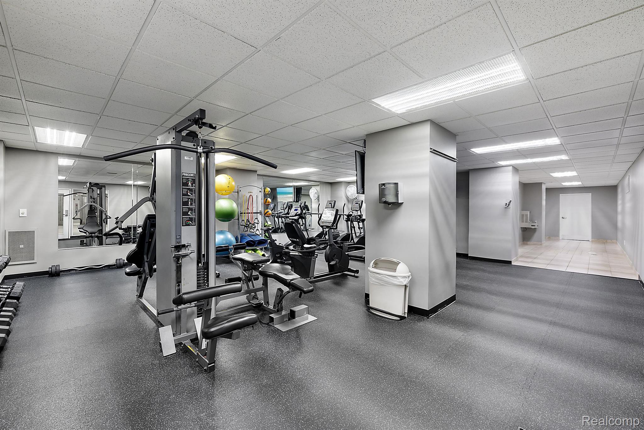 15 E KIRBY Street 315