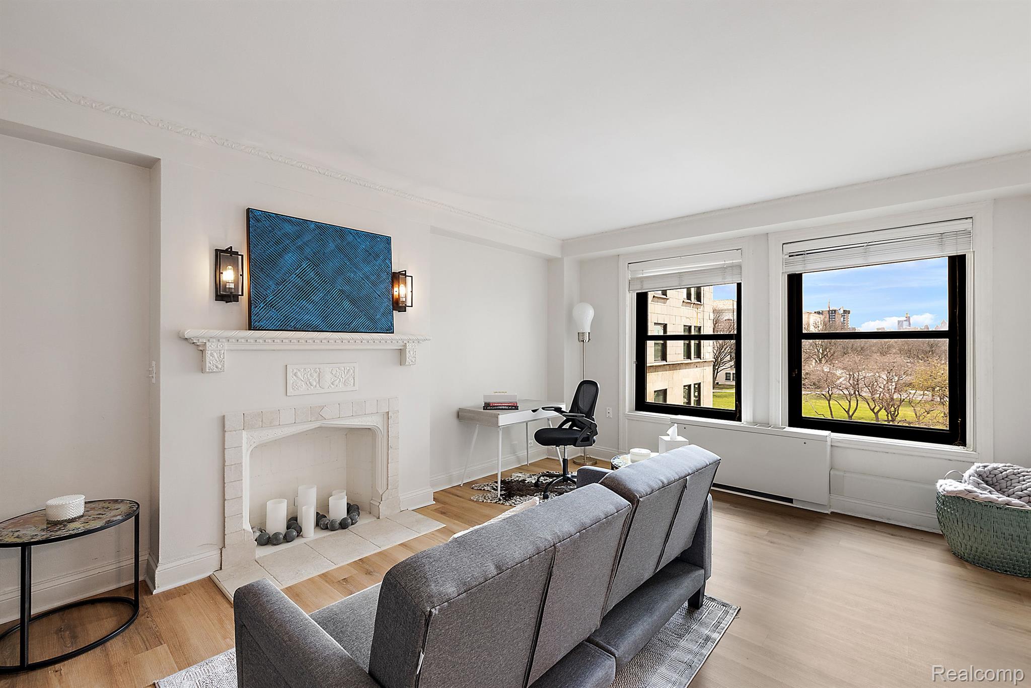 15 E KIRBY Street 315