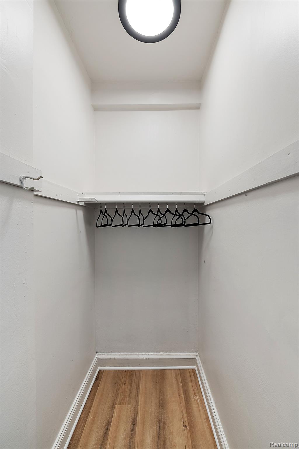 15 E KIRBY Street 315