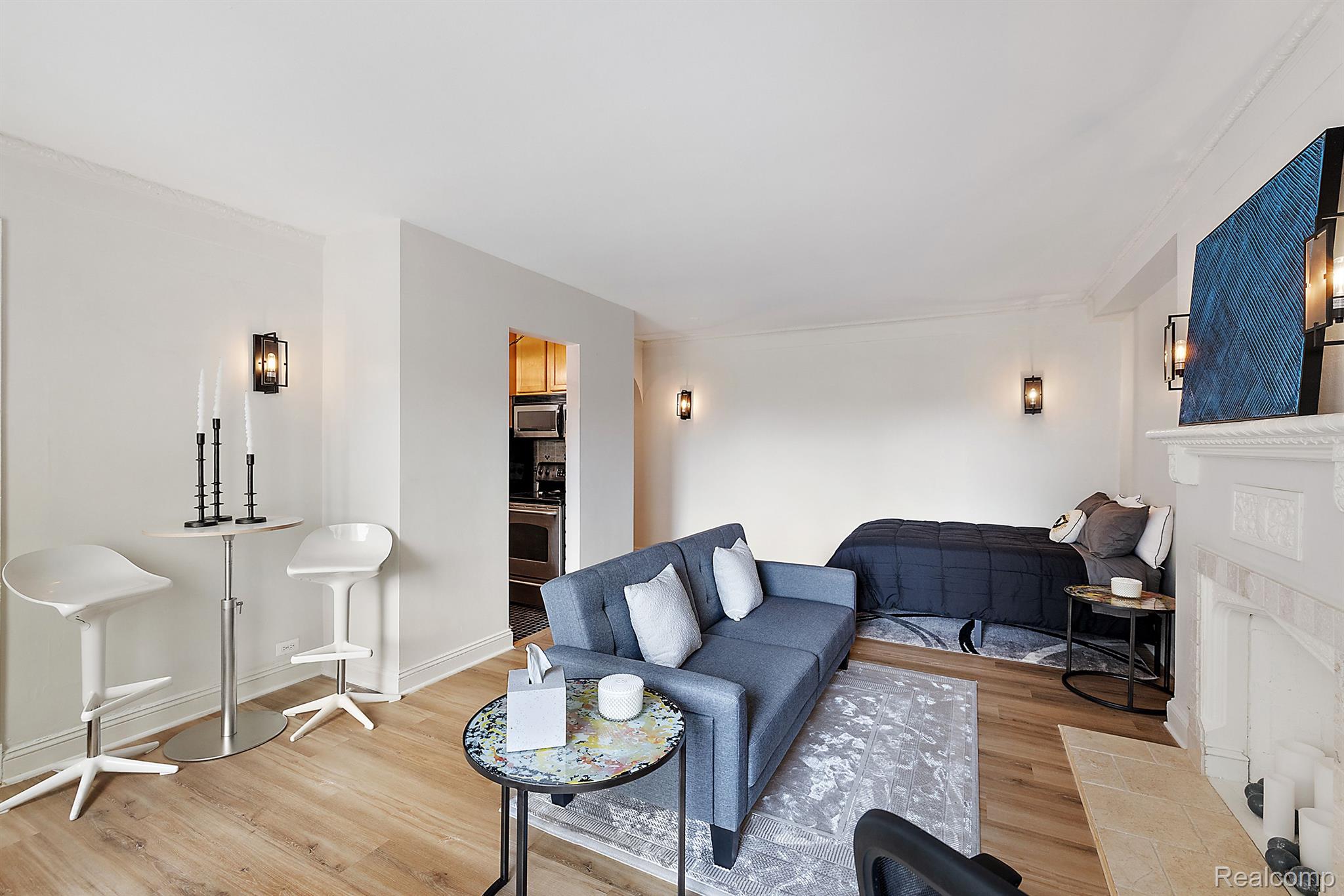 15 E KIRBY Street 315