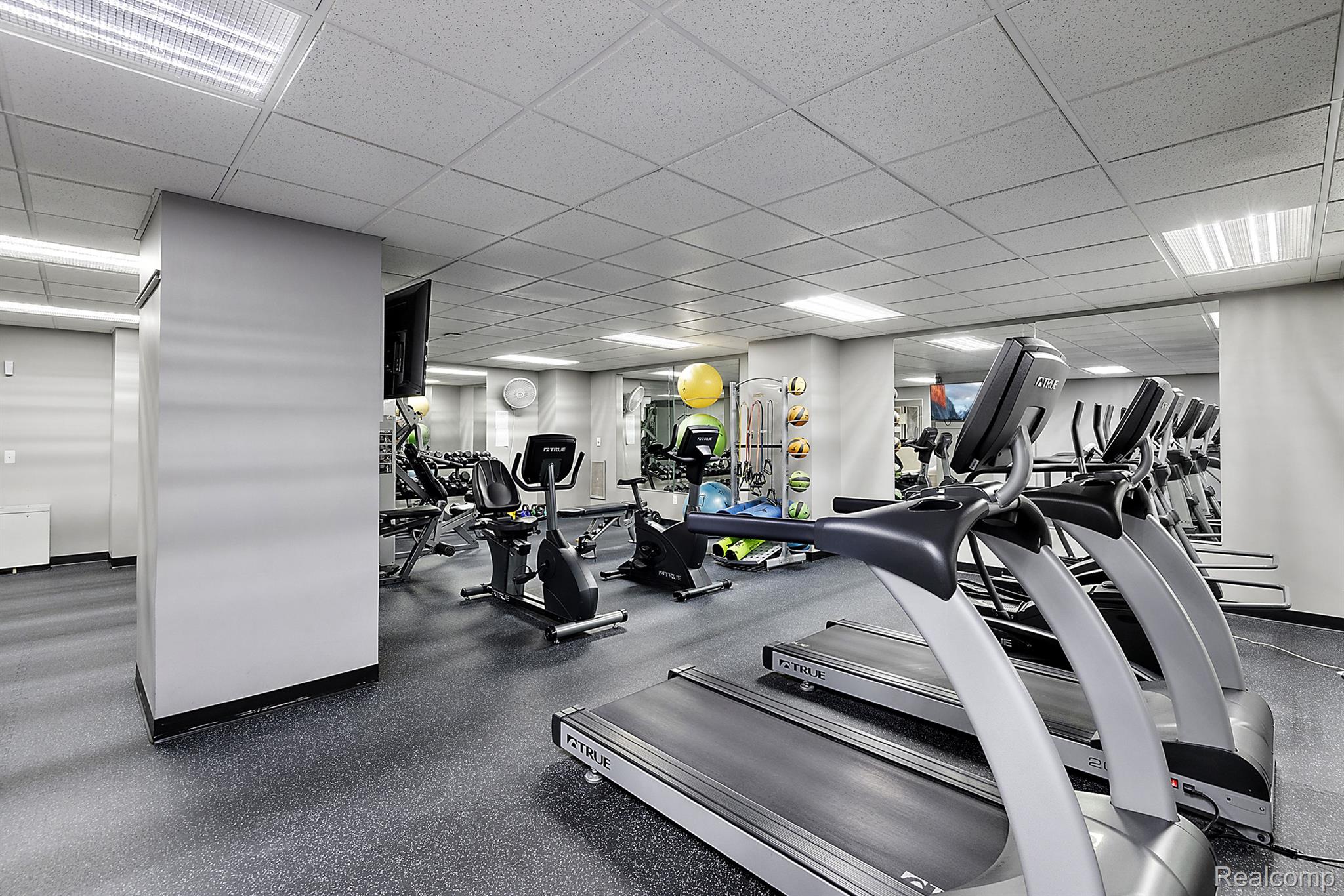 15 E KIRBY Street 315