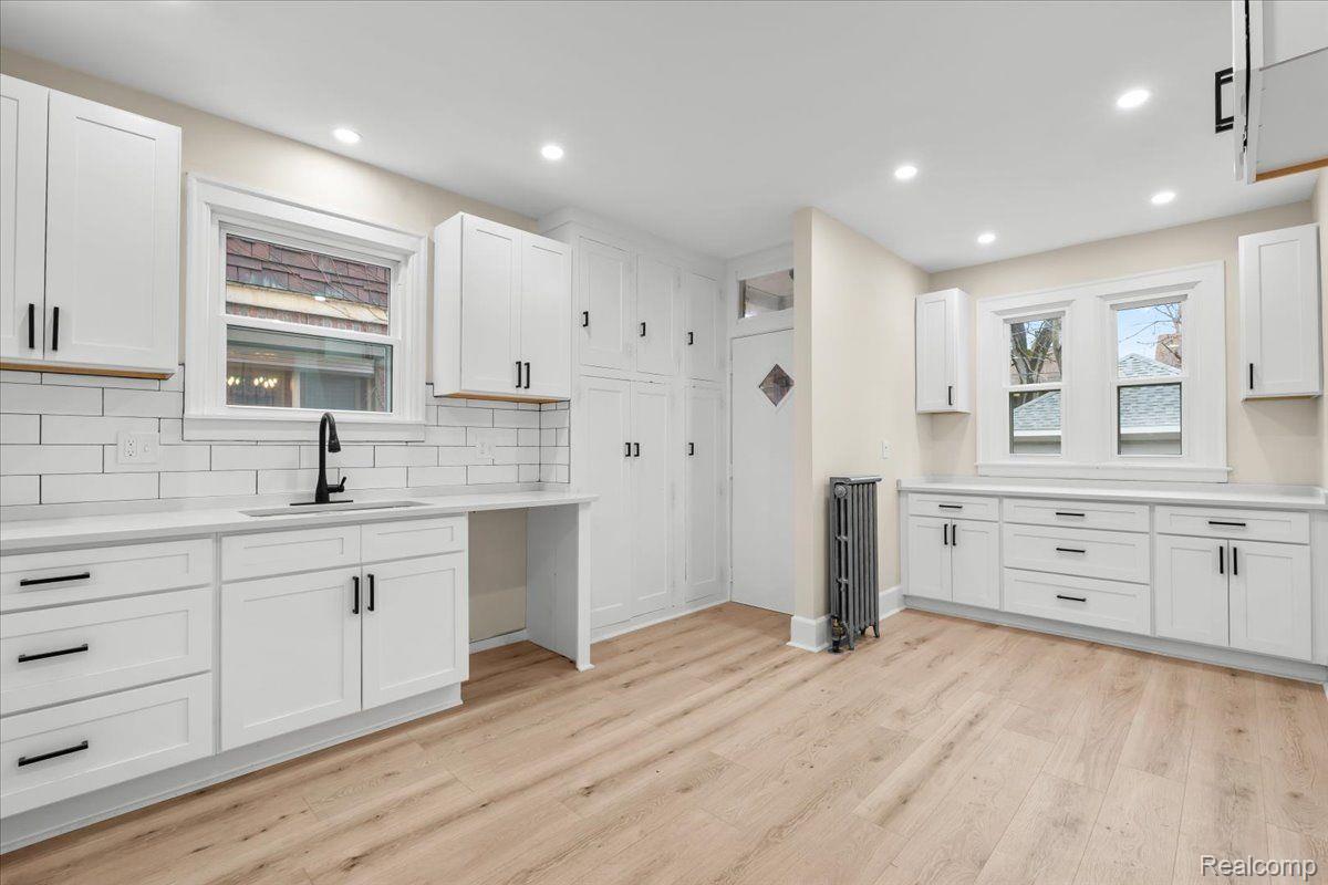 16525 Roselawn Street