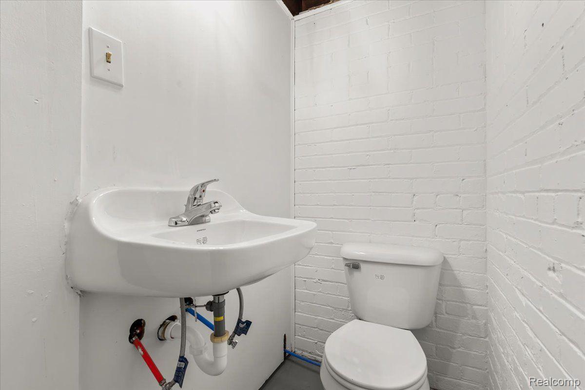 16525 Roselawn Street