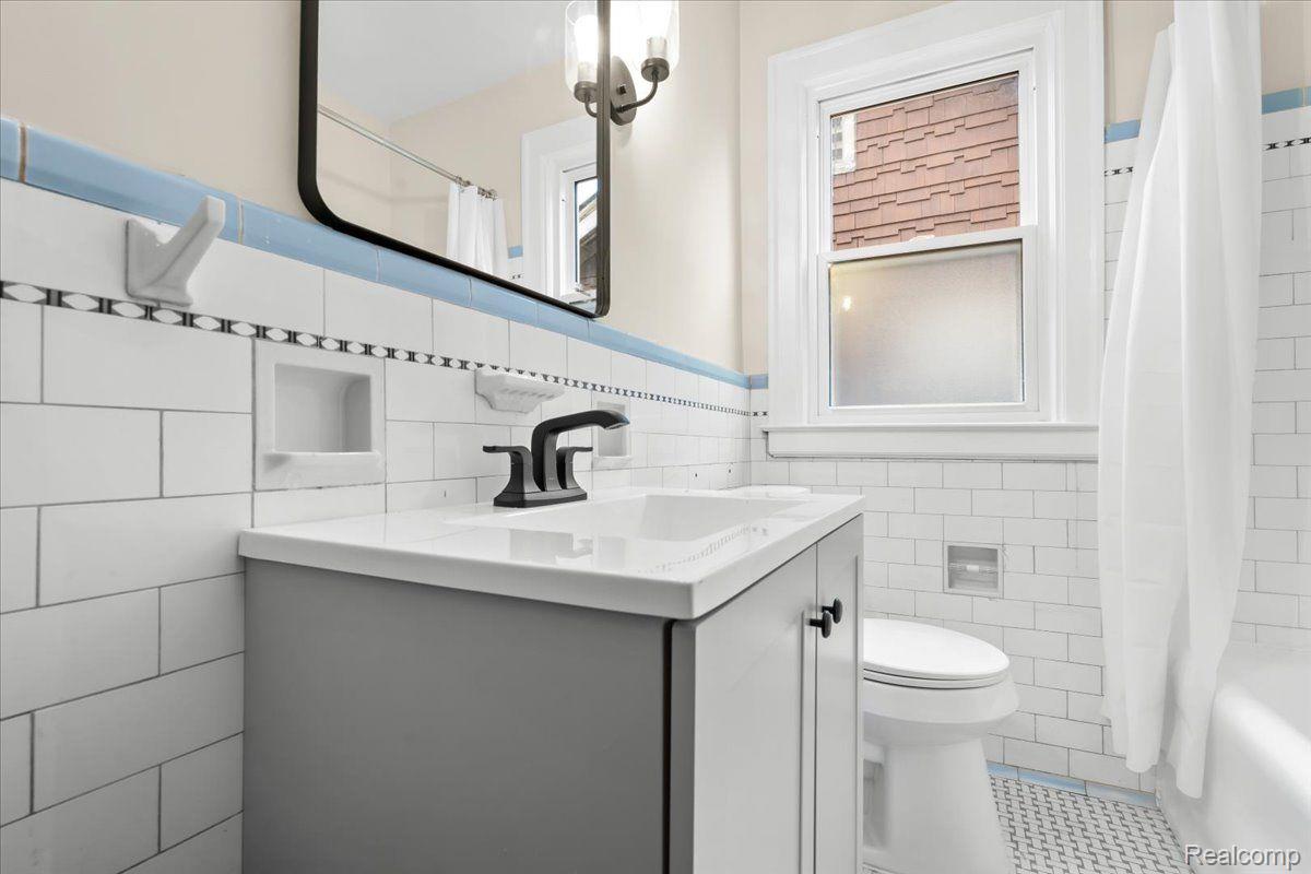 16525 Roselawn Street