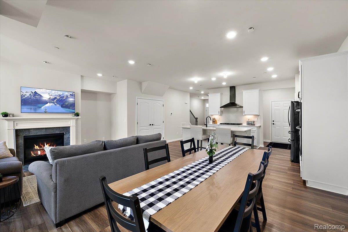 39992 Premier Drive